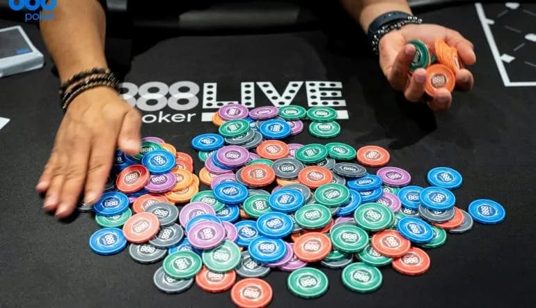 Vinci i soldi e scappa a poker