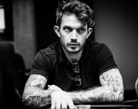 Un giocatore tatuato