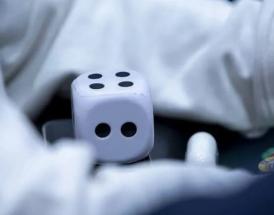 I dadi, altra passione del greco Archie Karas